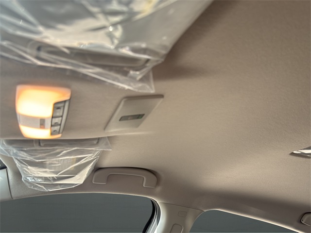2025 Nissan Versa 1.6 SR photo 25