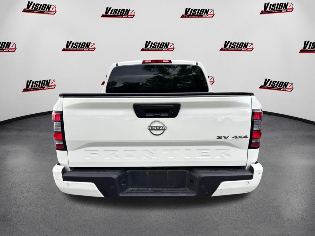 2022 Nissan Frontier SV photo 5