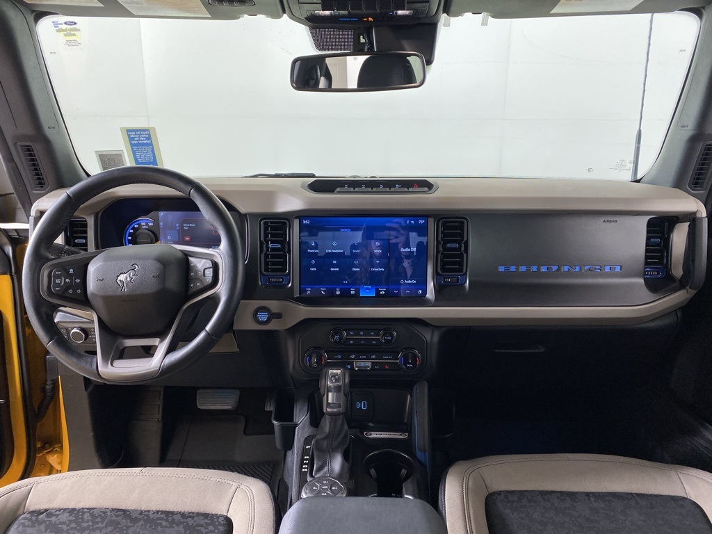 2022 Ford Bronco Wildtrak photo 2