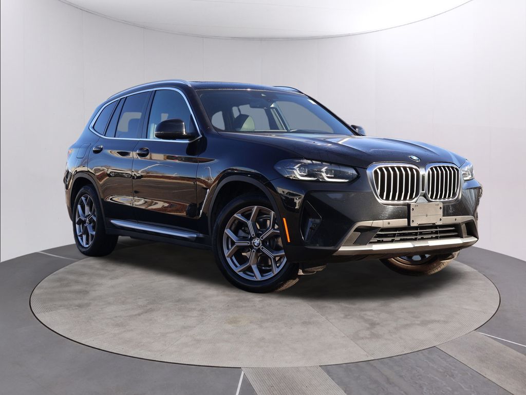 2022 BMW X3 30i's photo