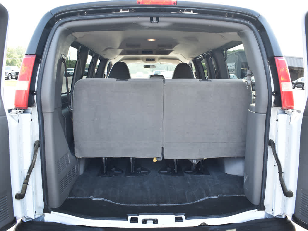2014 Chevrolet Express 2500 LT photo 20