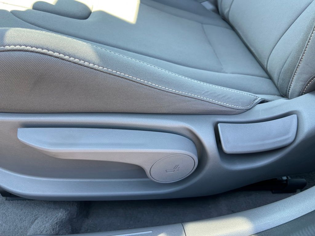 2024 Hyundai Elantra SEL photo 13