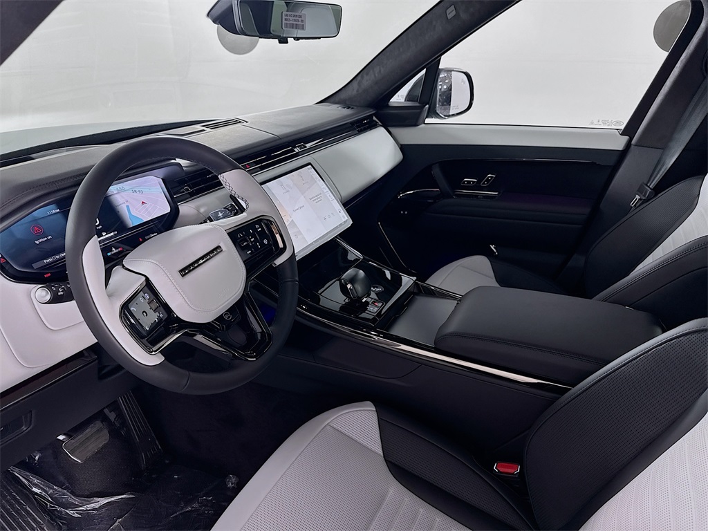 2025 Land Rover Range Rover Sport photo 5