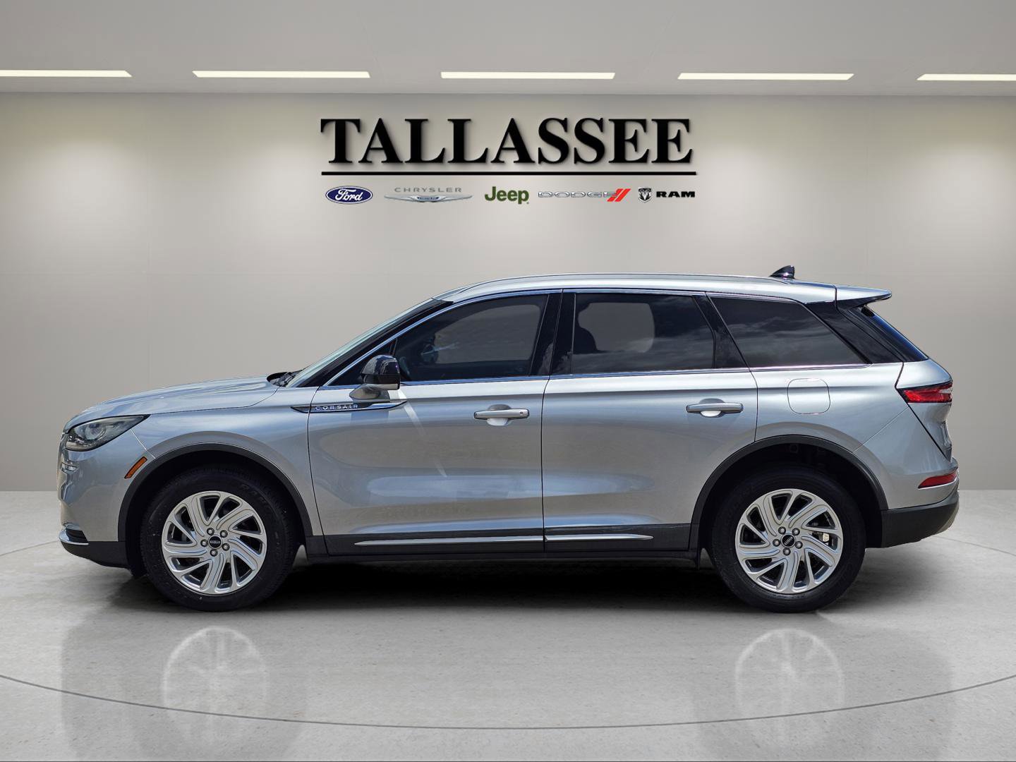 2021 Lincoln Corsair Standard photo 8