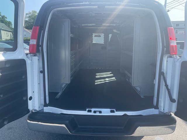2025 Chevrolet Express 2500 Work Van photo 4