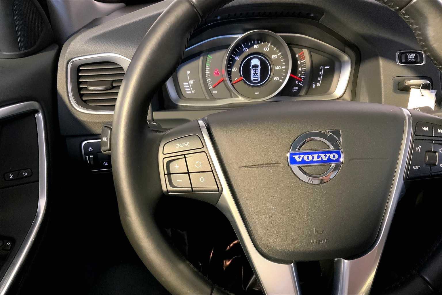 2015 Volvo S60 T5 Drive-E photo 22