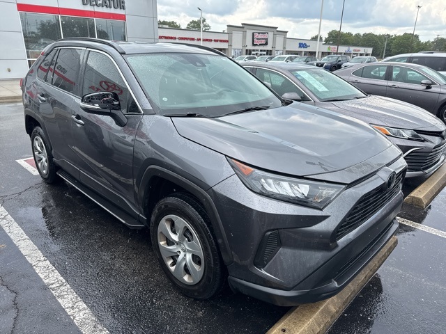 2021 Toyota RAV4 LE photo 4