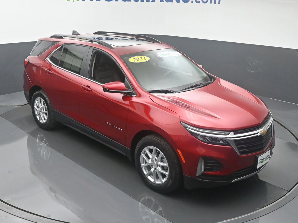 2022 Chevrolet Equinox LT photo 2