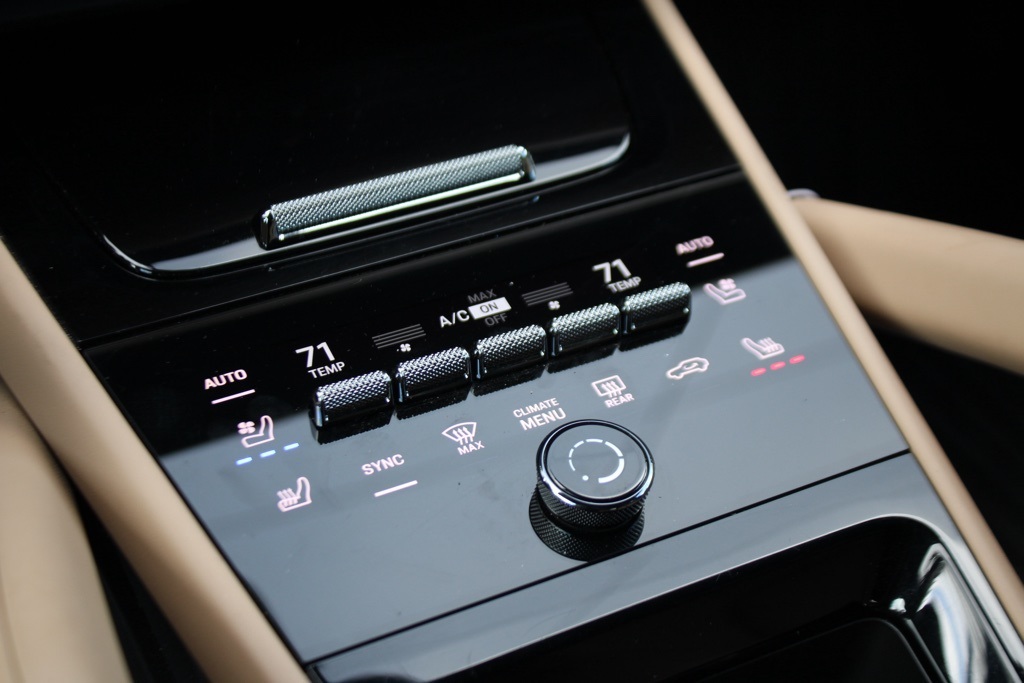 2024 Porsche Cayenne Coupe S photo 30