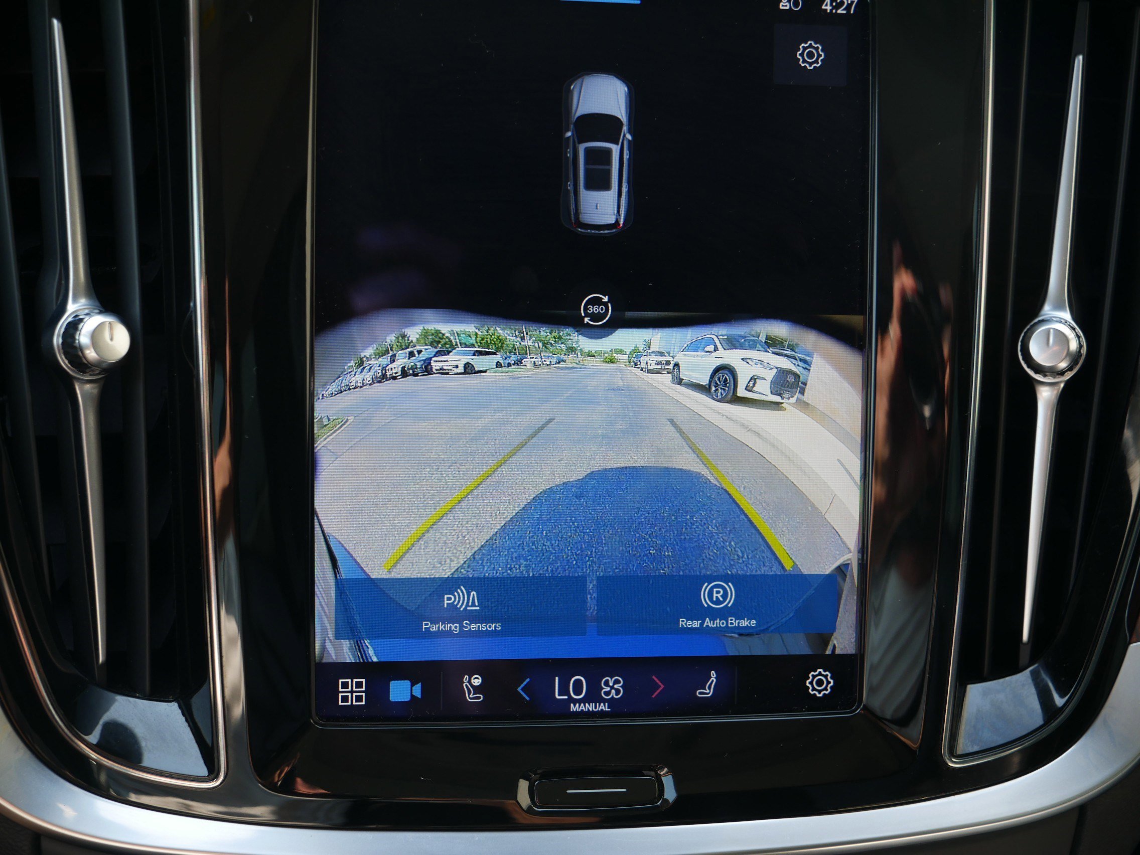 2024 Volvo V60 Cross Country Plus photo 27