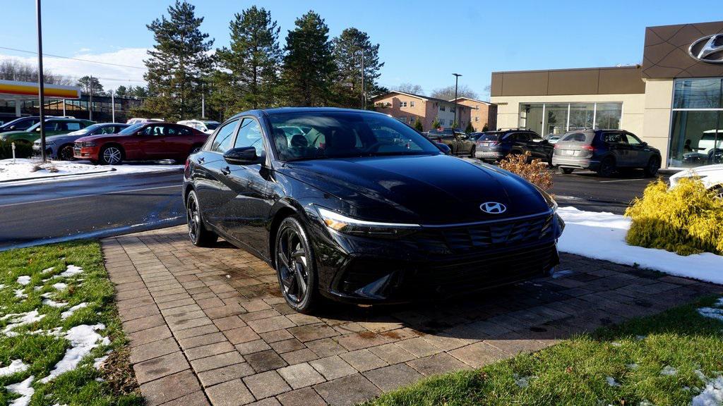 2026 Hyundai Elantra SEL's photo