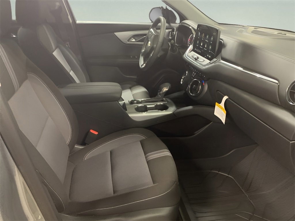 2025 Chevrolet Blazer 2LT photo 13