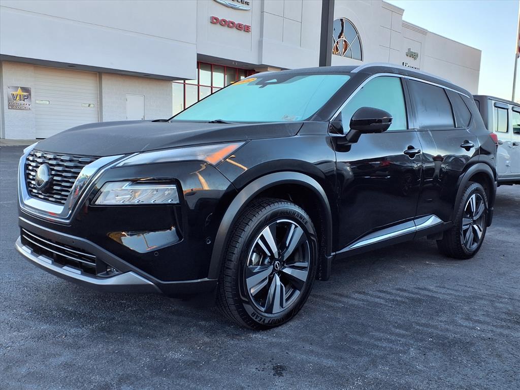 2022 Nissan Rogue SL's photo