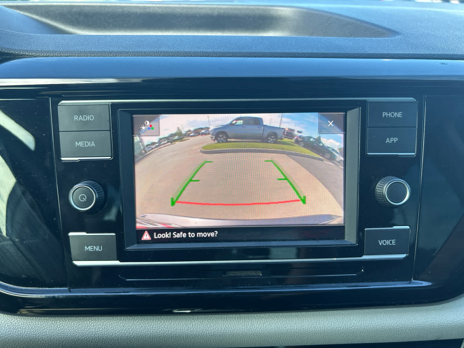 2022 Volkswagen Taos S photo 13