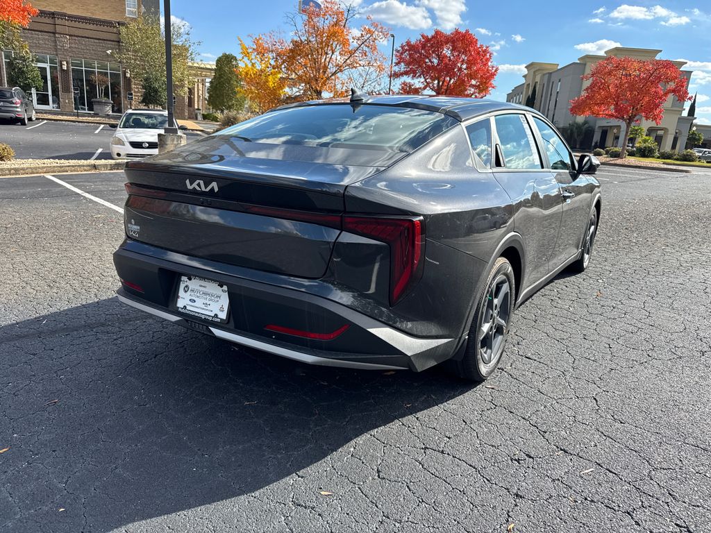 2025 Kia K4 LXS photo 2