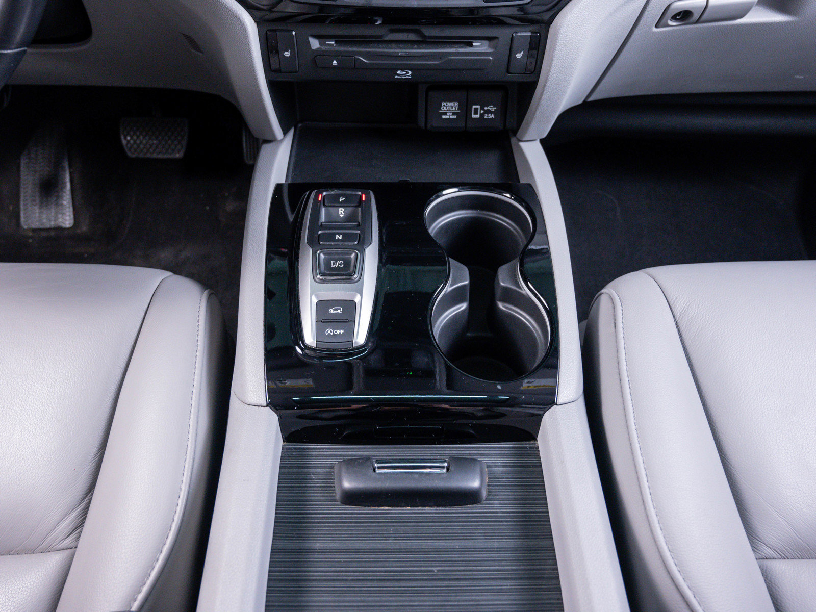 2019 Honda Pilot Touring photo 24