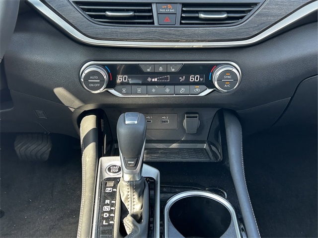 2025 Nissan Altima 2.5 SL photo 16