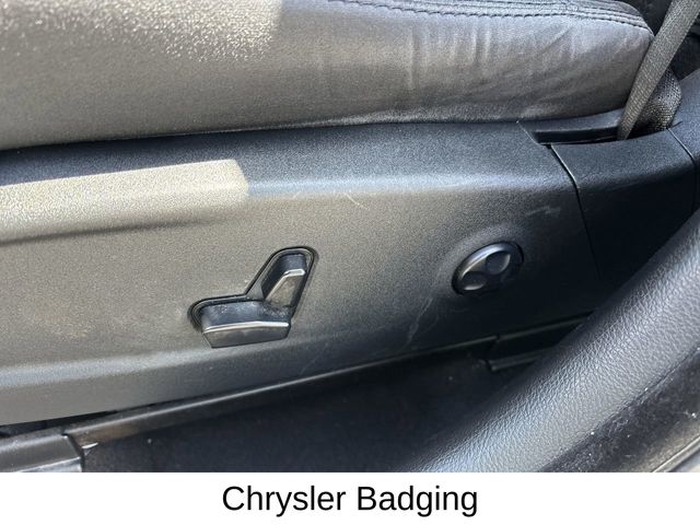 2019 Chrysler 300 Touring photo 18