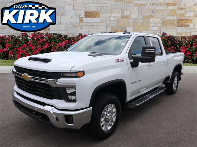 2025 Chevrolet Silverado 2500HD LT photo 2