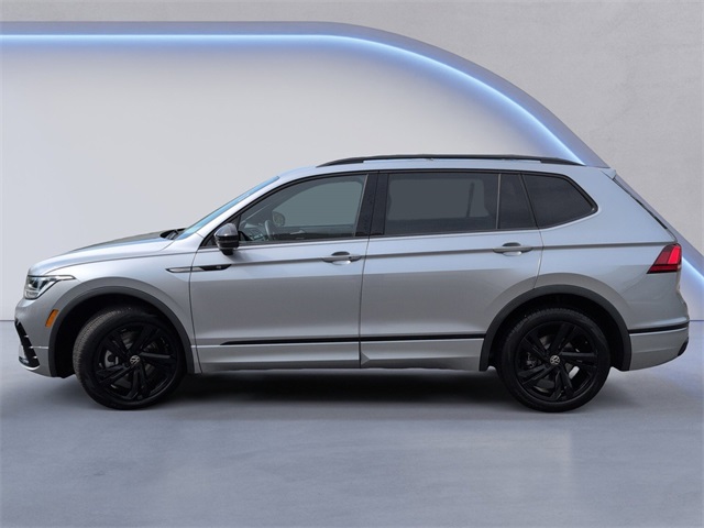 2024 Volkswagen Tiguan SE R-Line Black photo 8