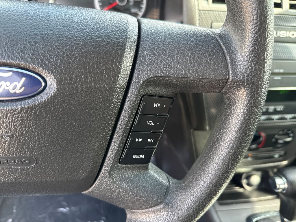 2009 Ford Fusion SE photo 12