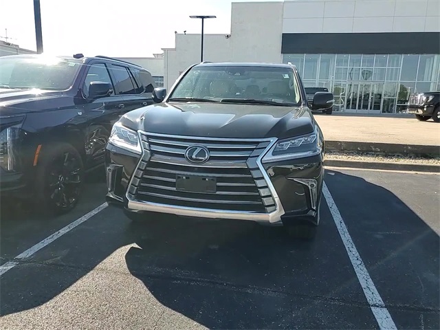 2021 Lexus LX 570 photo 11
