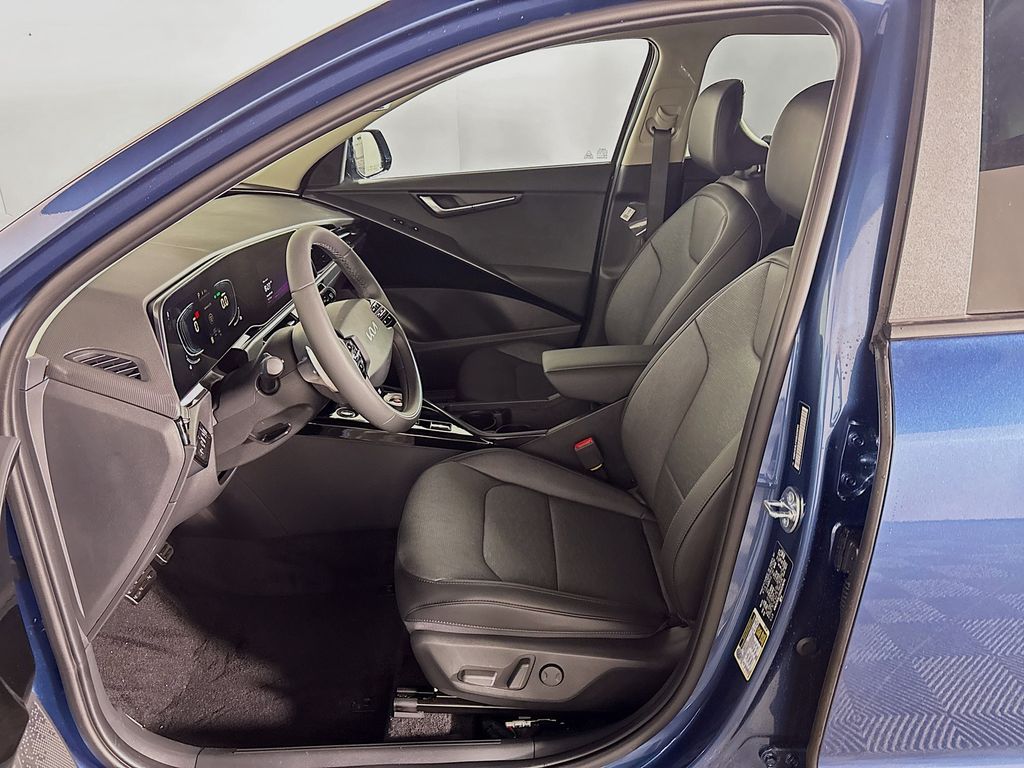 2025 Kia Niro Plug-In Hybrid SX Touring photo 11