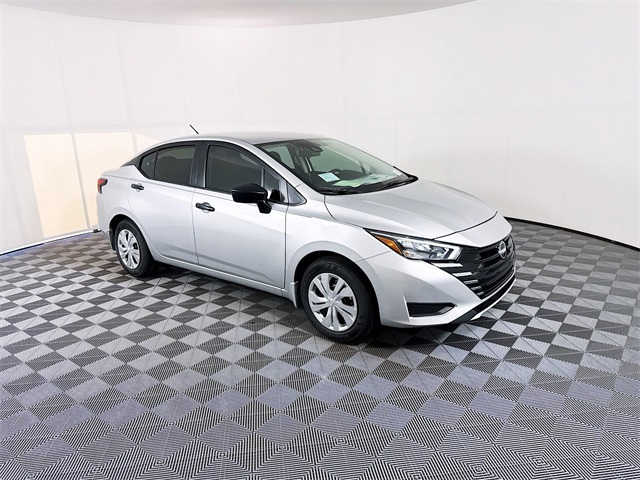 2025 Nissan Versa Sedan S's photo