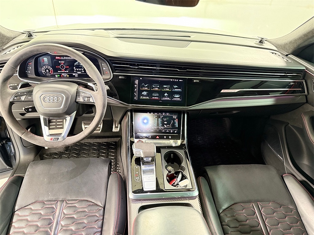 2022 Audi RS Q8 photo 2