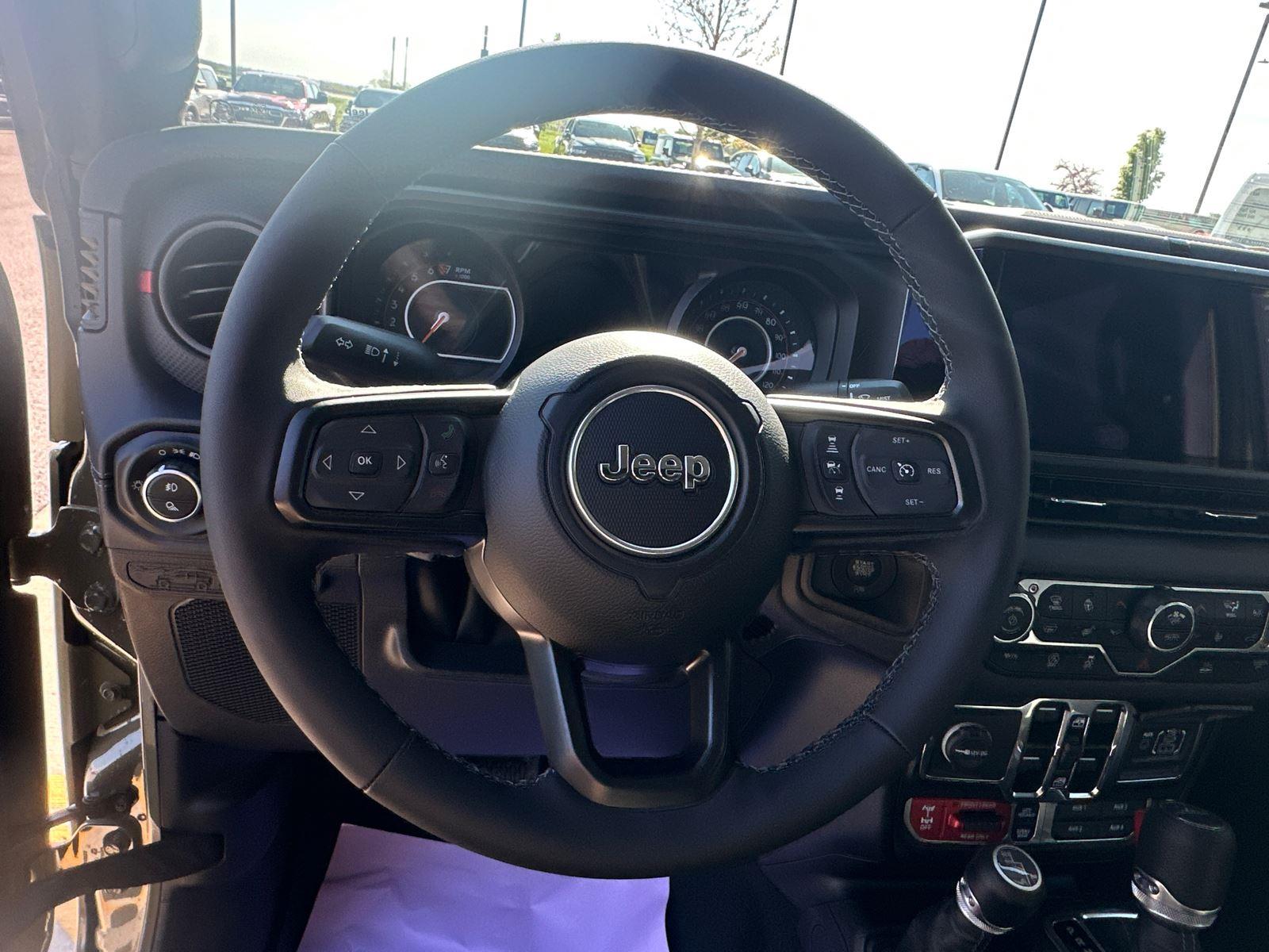 2025 Jeep Gladiator Rubicon photo 14