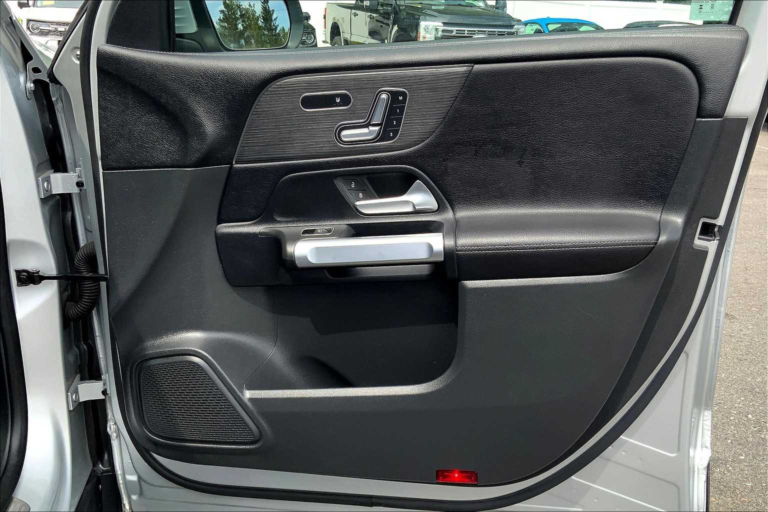 2023 Mercedes Benz GLB 250 4MATIC photo 21