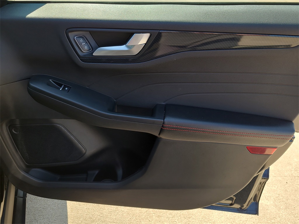 2024 Ford Escape ST-Line photo 7