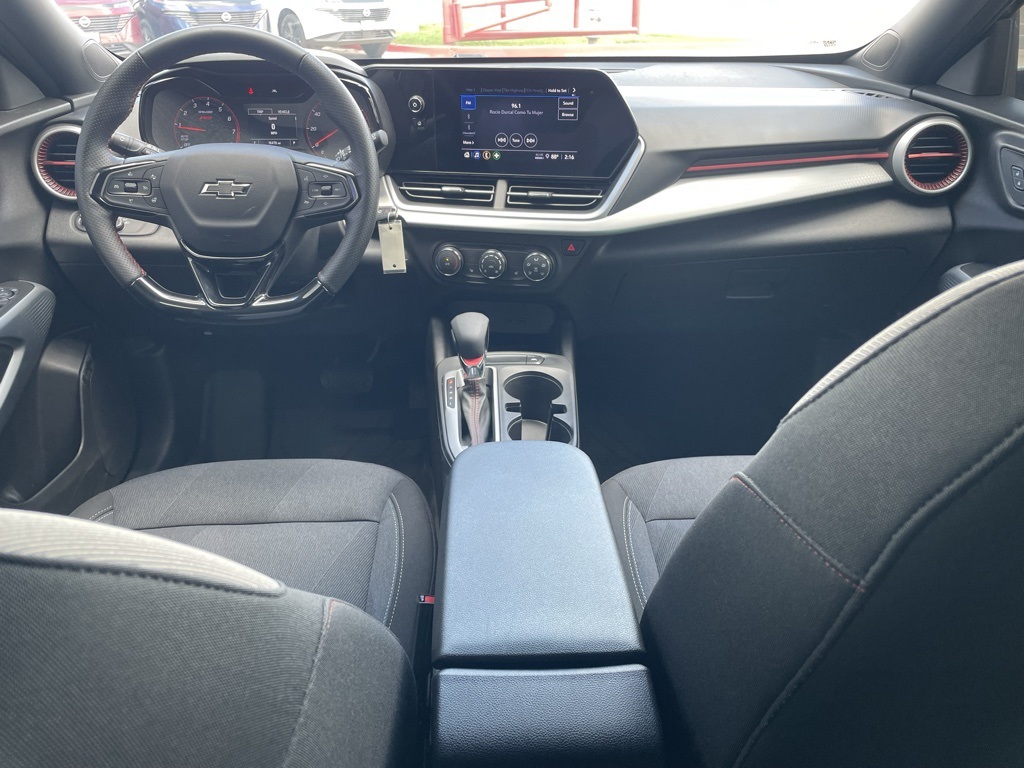2025 Chevrolet Trax photo 15