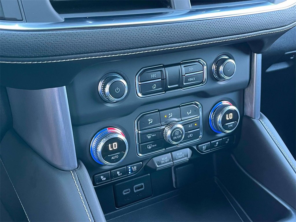 2024 Gmc Yukon XL SLT photo 34
