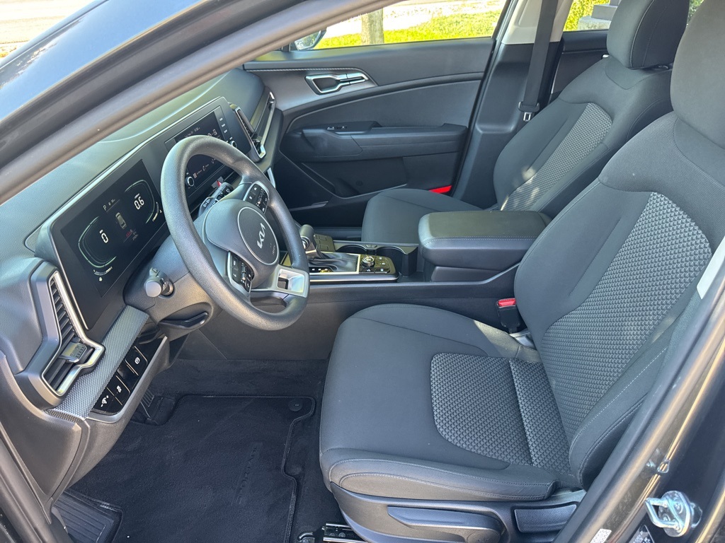 2024 Kia Sportage LX photo 14