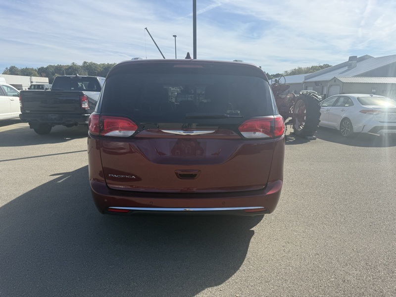 2018 Chrysler Pacifica Touring Plus photo 7