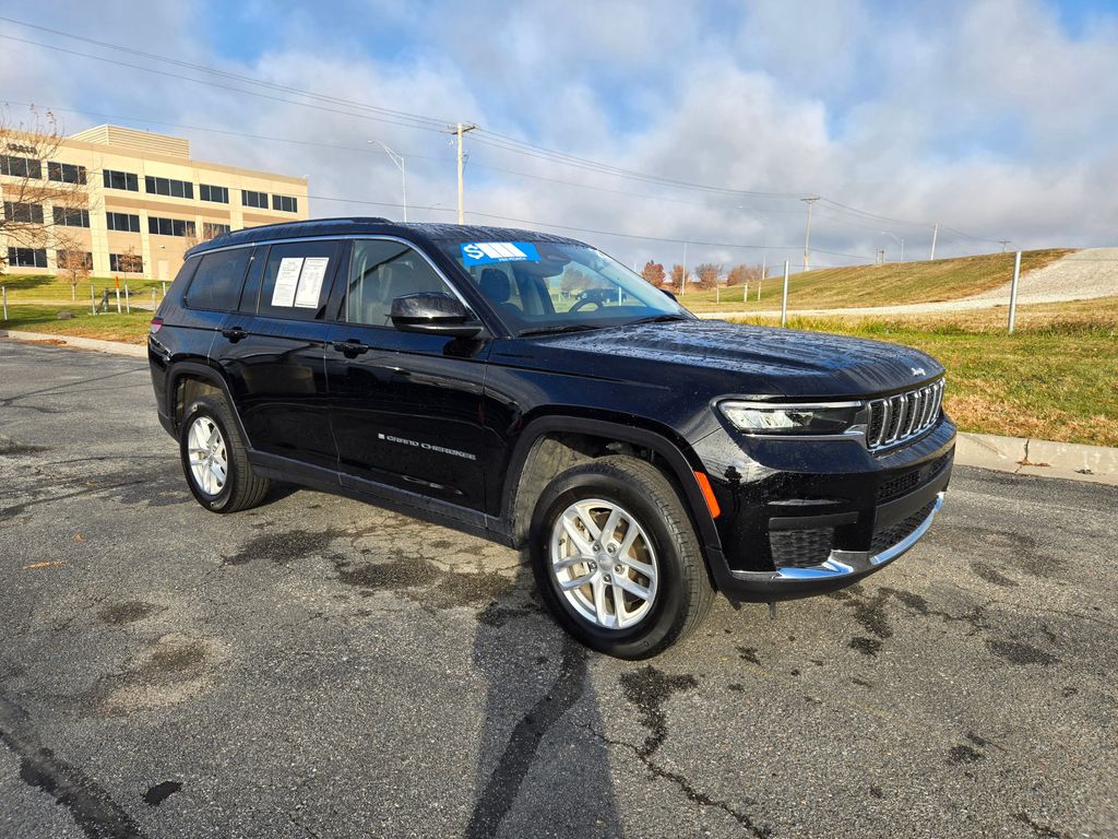 2022 Jeep Grand Cherokee L Laredo's photo