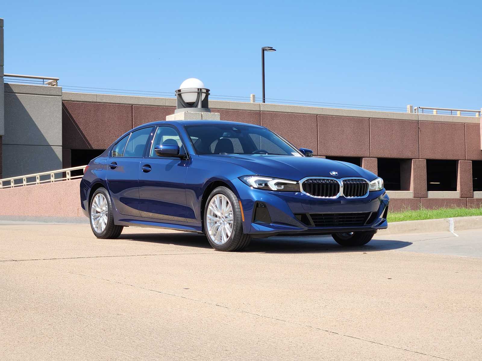2023 Bmw 330i photo 2