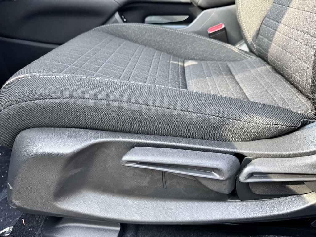 2026 Honda HR-V LX photo 13