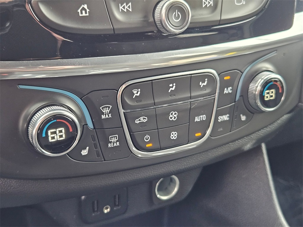 2022 Chevrolet Traverse Cloth 1LT photo 21
