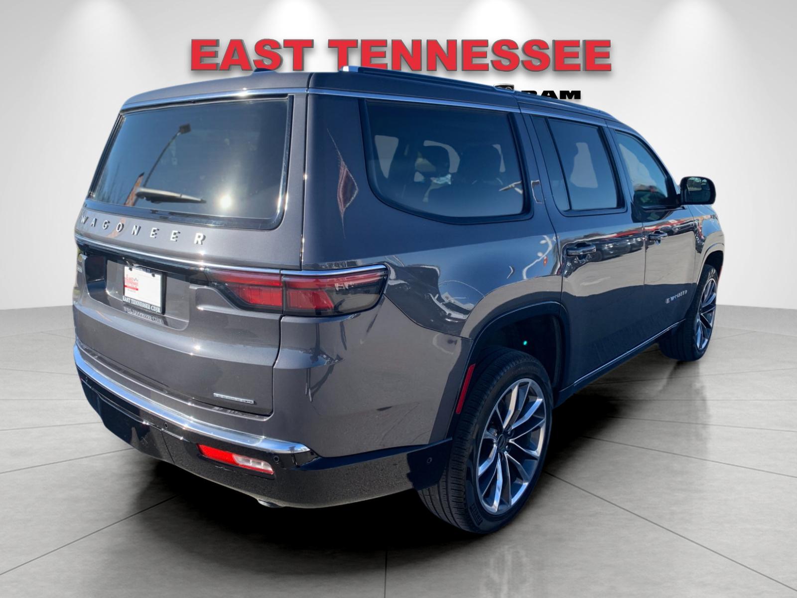 2024 Jeep Wagoneer Series III photo 2