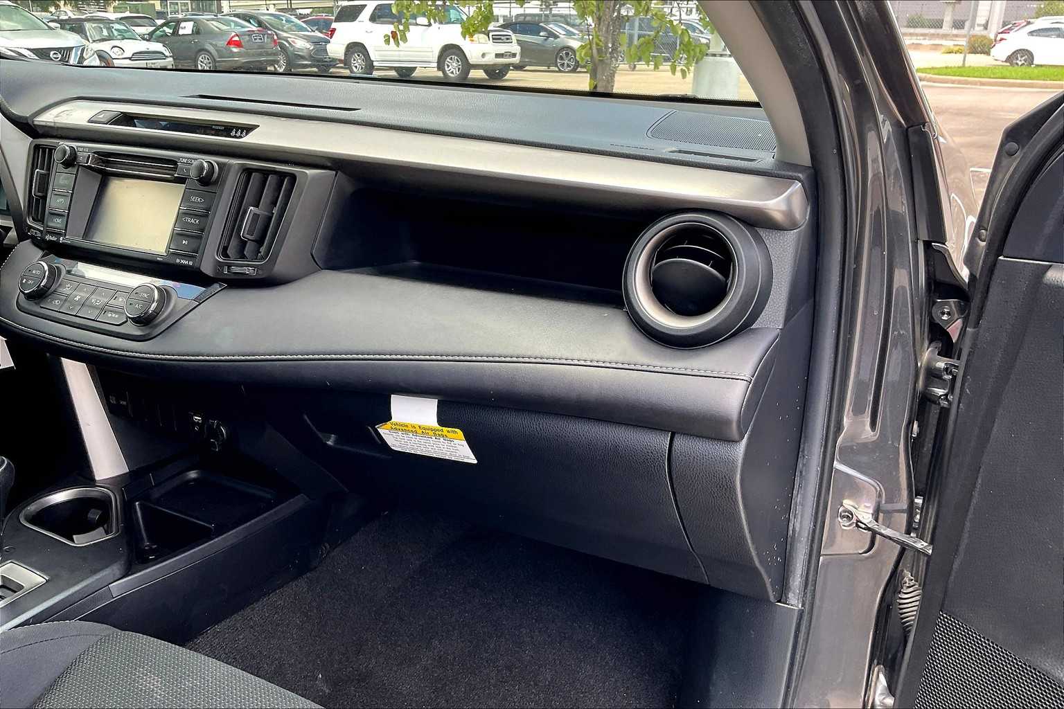 2017 Toyota RAV4 XLE photo 17