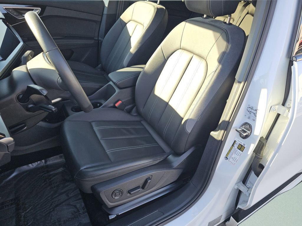 2023 Audi Q4 50 E-tron Premium photo 4