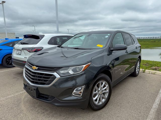 2018 Chevrolet Equinox LT photo 2