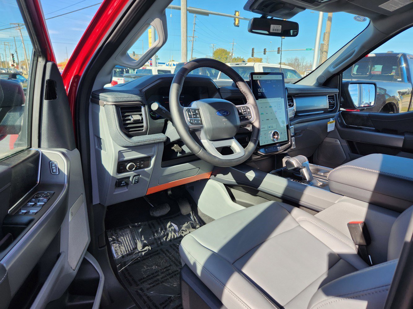 2025 Ford F-150 Lightning photo 2