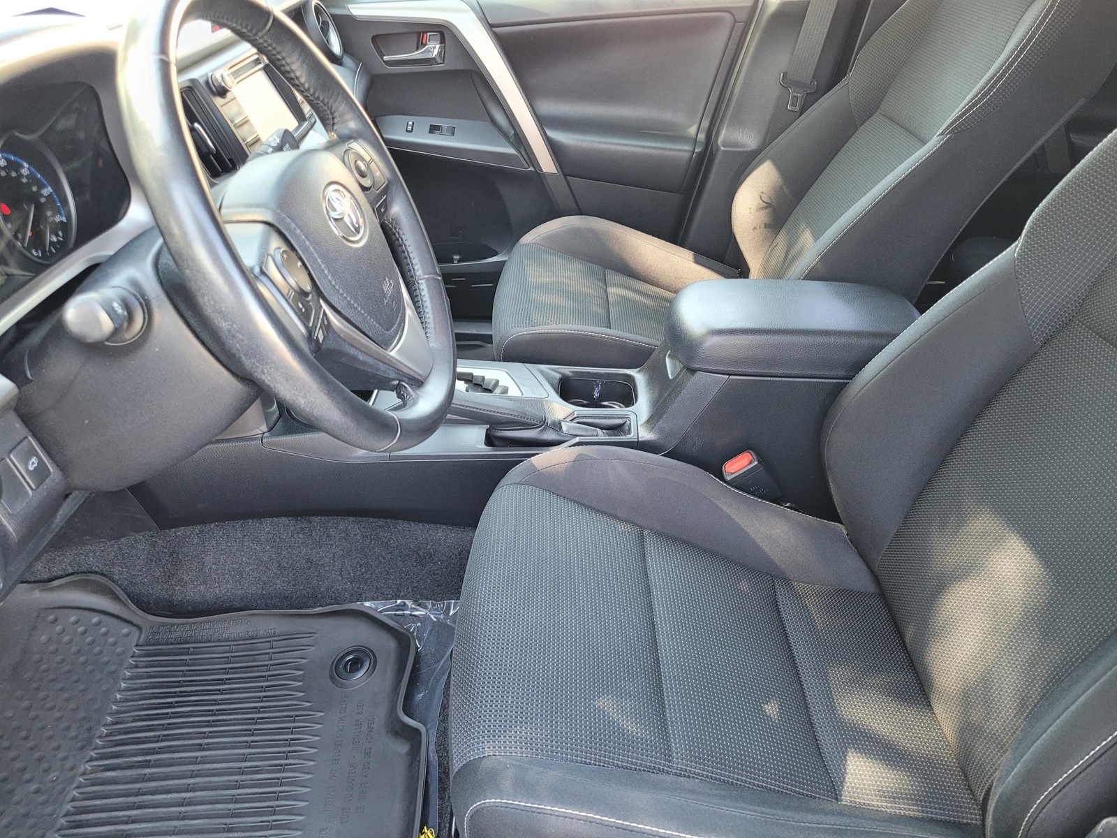 2018 Toyota RAV4 XLE photo 21