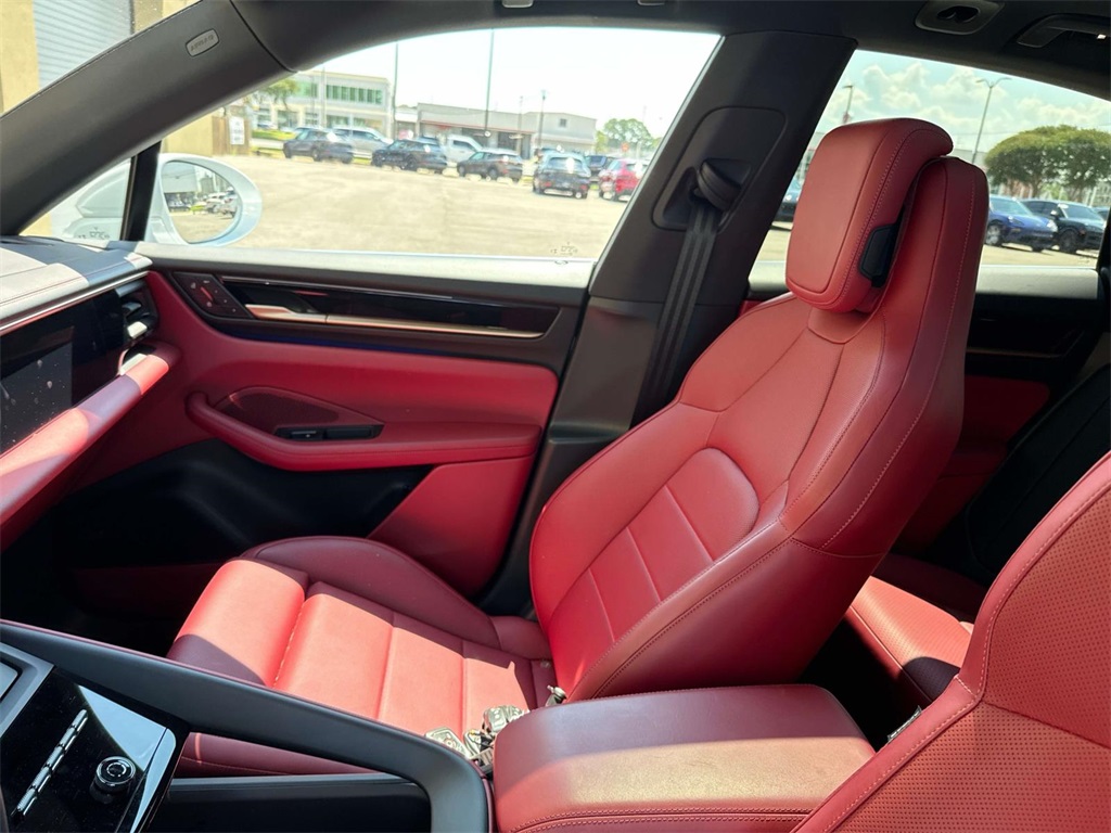 2024 Porsche Macan Electric 4 photo 19