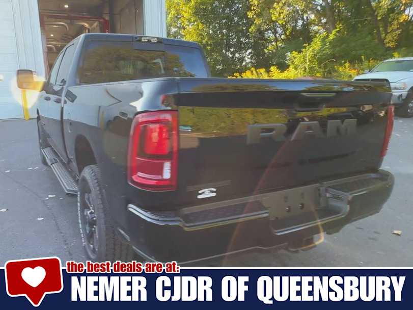 2025 Ram 3500 Big Horn photo 4