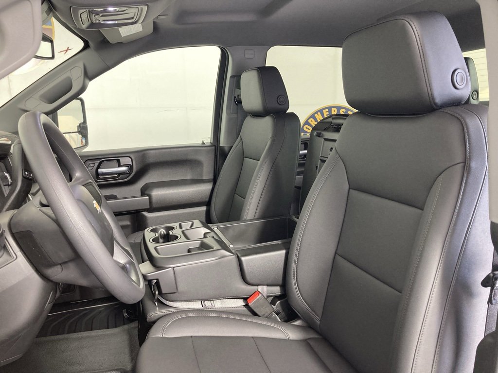 2025 Chevrolet Silverado 3500HD photo 9