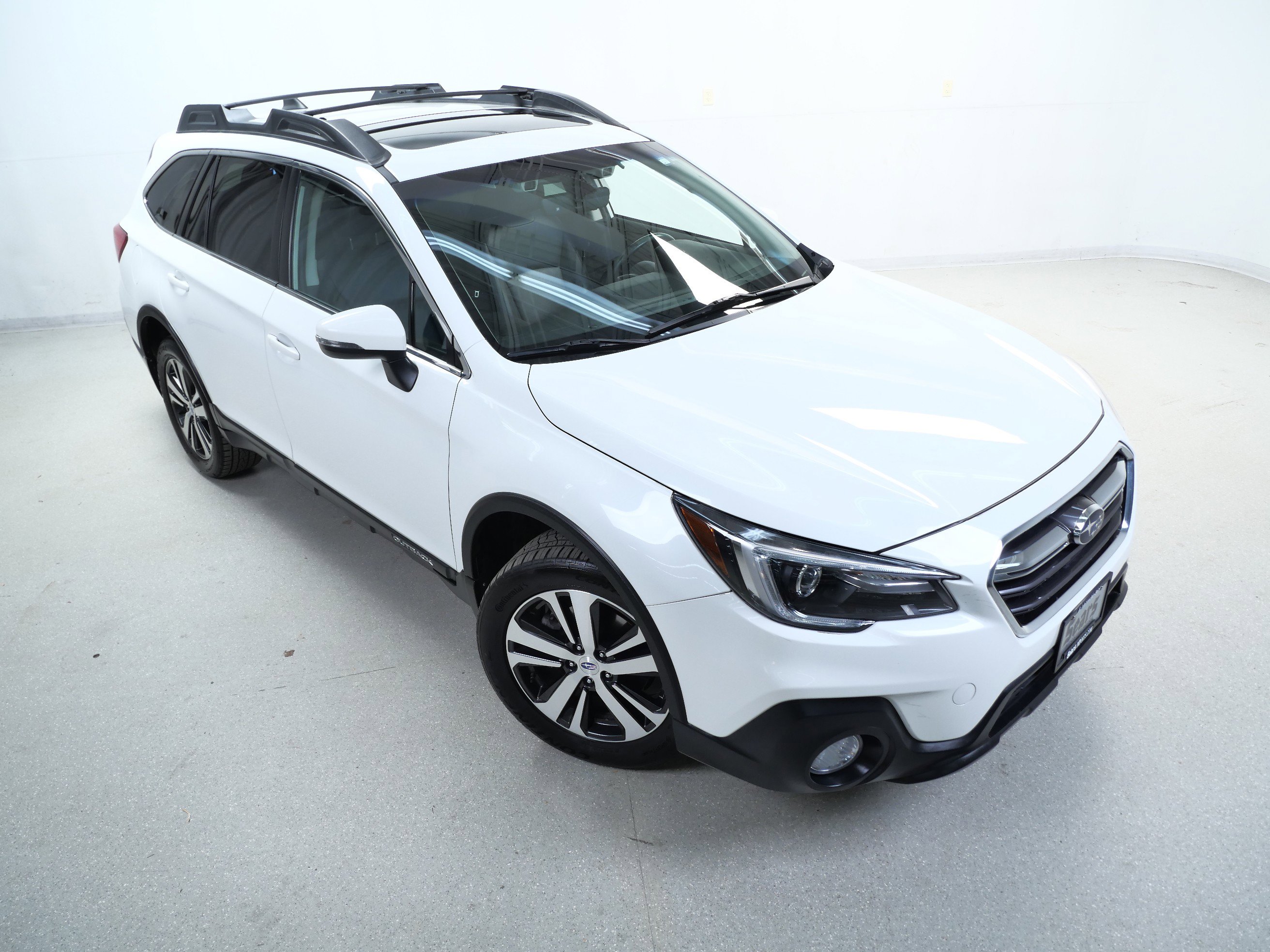 2018 Subaru Outback Limited photo 3